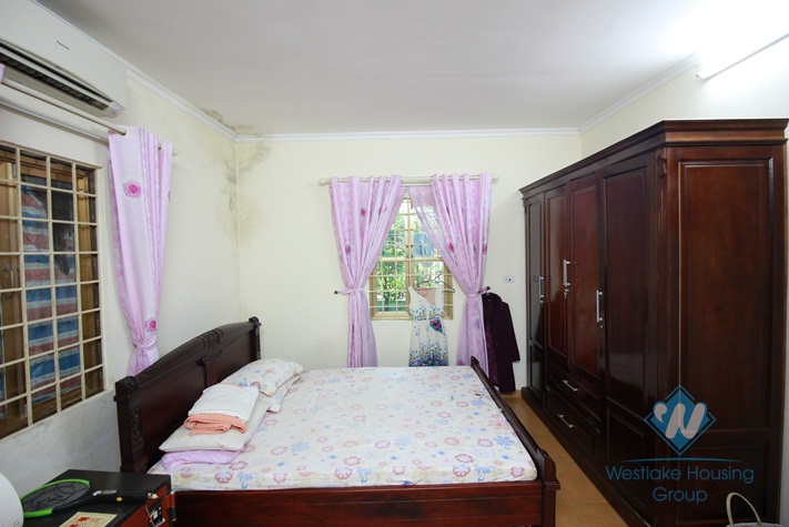 Vietnamese style house for rent in Tay Ho area